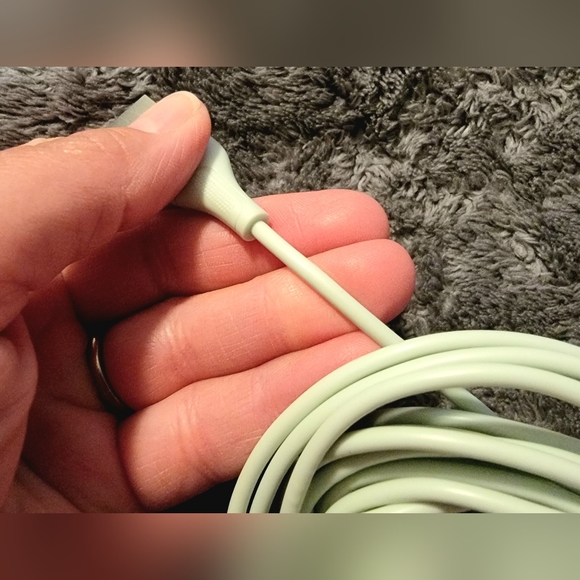 IPhone13 pro charging cord - Picture 9 of 12
